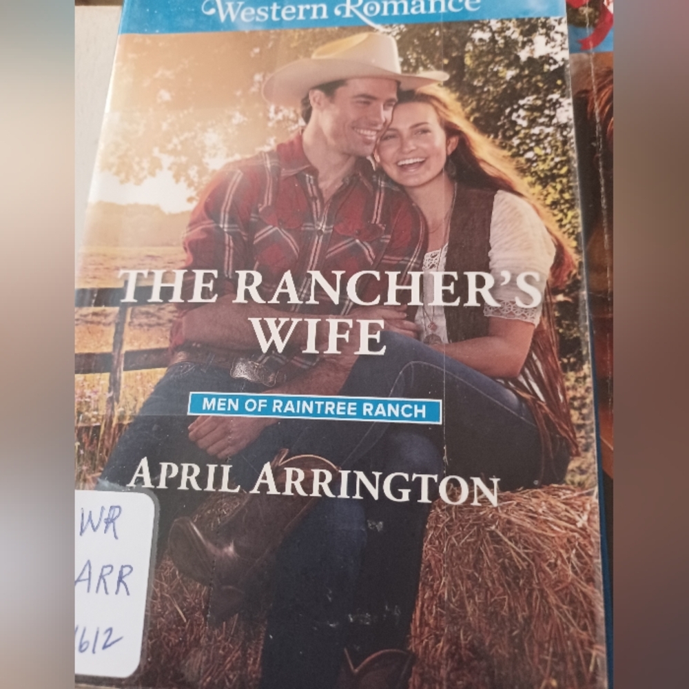 BOOKS ROMANCE NOVELS BUNDLE 4 - Picture 2 of 5